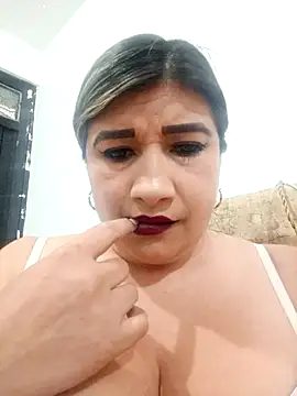 Snapshot of Hannahcandyy chatting on 10-31-25, 12:44 Hannahcandyy online show from 10-31-25, 12:44