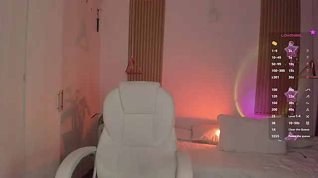 Kendall Bunnyy online show from 10-13-25, 09:15