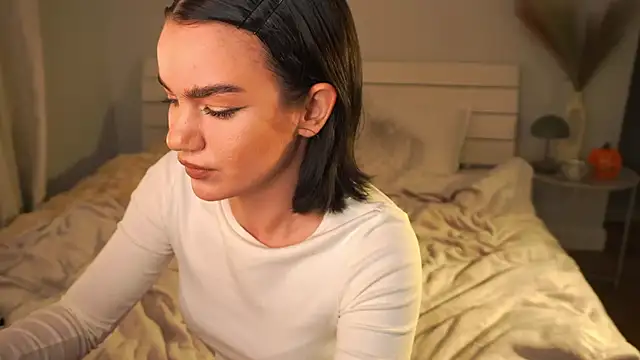 Heidi11 online show from 10-23-25, 02:22