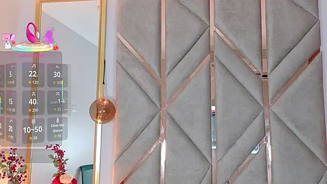 Lola King online show from 12-15-25, 01:21