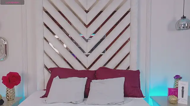 Lola King online show from 04-23-26, 04:35