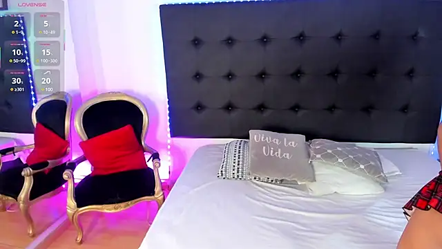 SaraDreamss online show from 02-18-25, 08:36