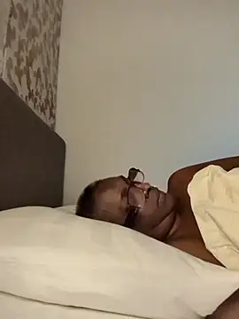 mamakarma1403 online show from 04-17-26, 02:25