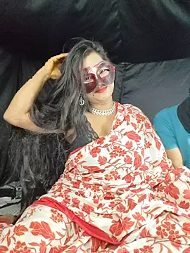 Snapshot of Hotty-priyanka chatting on 04-29-26, 06:36 Hotty-priyanka online show from 04-29-26, 06:36