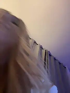 PuckBunny17 online show from 12-18-24, 08:42