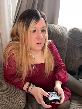 PuckBunny17 online show from 02-08-25, 05:29