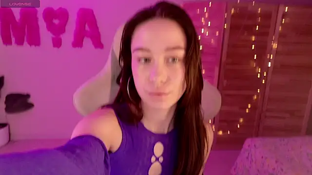 Miss Mia Murr online show from 11-30-25, 05:00