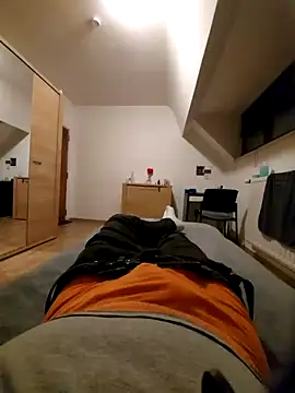 Snapshot of pascalino100 chatting on 02-17-25, 06:37 pascalino100 online show from 02-17-25, 06:37