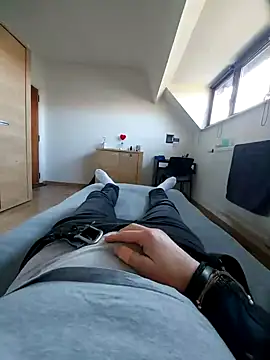 Snapshot of pascalino100 chatting on 02-18-25, 09:21 pascalino100 online show from 02-18-25, 09:21