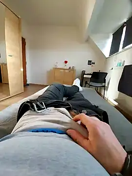 Snapshot of pascalino100 chatting on 02-18-25, 03:10 pascalino100 online show from 02-18-25, 03:10