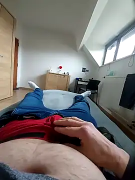 Snapshot of pascalino100 chatting on 02-20-25, 12:36 pascalino100 online show from 02-20-25, 12:36