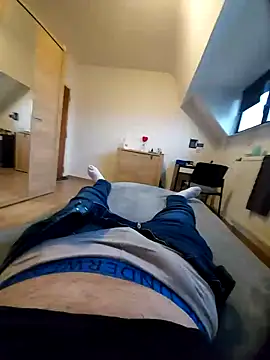 Snapshot of pascalino100 chatting on 02-20-25, 04:46 pascalino100 online show from 02-20-25, 04:46