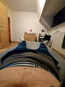 Snapshot of pascalino100 chatting on 02-25-25, 05:47 pascalino100 online show from 02-25-25, 05:47