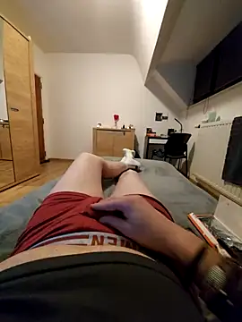 Snapshot of pascalino100 chatting on 02-25-25, 08:51 pascalino100 online show from 02-25-25, 08:51