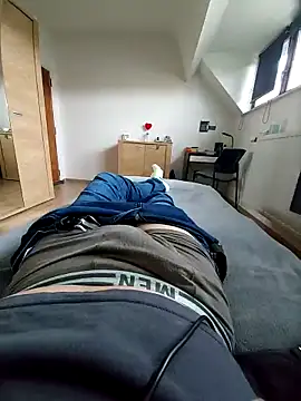 Snapshot of pascalino100 chatting on 02-27-25, 09:32 pascalino100 online show from 02-27-25, 09:32