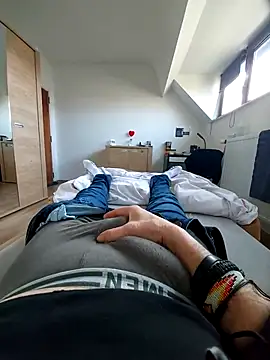 Snapshot of pascalino100 chatting on 03-02-25, 09:21 pascalino100 online show from 03-02-25, 09:21