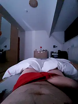 Snapshot of pascalino100 chatting on 03-04-25, 02:06 pascalino100 online show from 03-04-25, 02:06