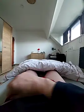 Snapshot of pascalino100 chatting on 03-04-25, 07:08 pascalino100 online show from 03-04-25, 07:08