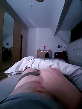 Snapshot of pascalino100 chatting on 03-12-25, 04:41 pascalino100 online show from 03-12-25, 04:41