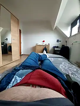 Snapshot of pascalino100 chatting on 03-13-25, 12:02 pascalino100 online show from 03-13-25, 12:02