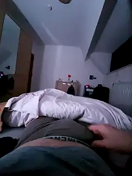 Snapshot of pascalino100 chatting on 03-17-25, 03:57 pascalino100 online show from 03-17-25, 03:57