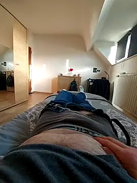 Snapshot of pascalino100 chatting on 03-19-25, 04:34 pascalino100 online show from 03-19-25, 04:34