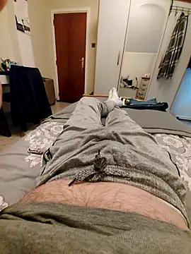 Snapshot of pascalino100 chatting on 10-09-25, 04:38 pascalino100 online show from 10-09-25, 04:38