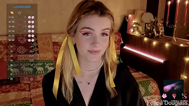 Snapshot of SpiceJessy chatting on 12-24-24, 04:30 SpiceJessy online show from 12-24-24, 04:30