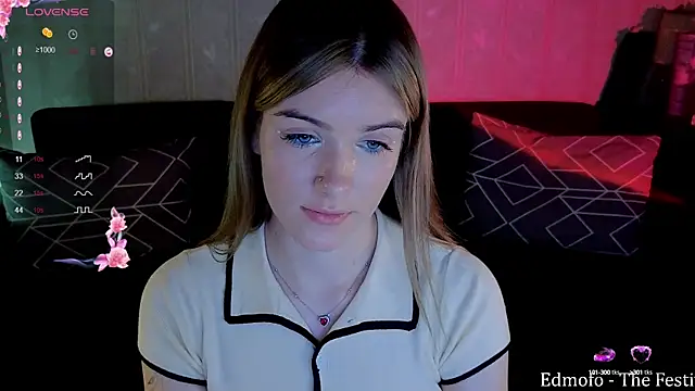 Snapshot of SpiceJessy chatting on 03-08-25, 05:33 SpiceJessy online show from 03-08-25, 05:33