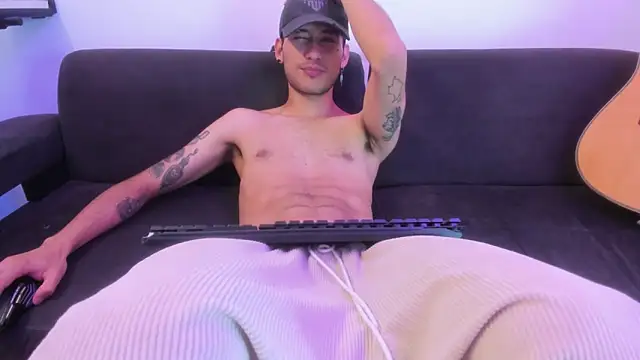 Henrikk senn online show from 04-24-26, 11:45