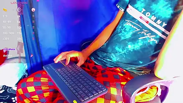 nicol gill  online show from 12-16-24, 05:22