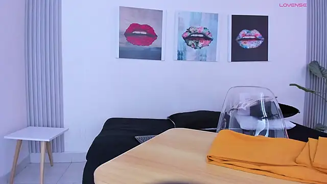 Angela donnato online show from 11-05-25, 03:28