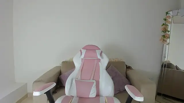 Charlotte cowell sub1  online show from 12-11-24, 01:37