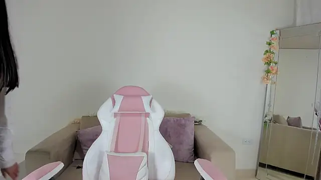 Charlotte cowell sub1  online show from 12-26-24, 11:35