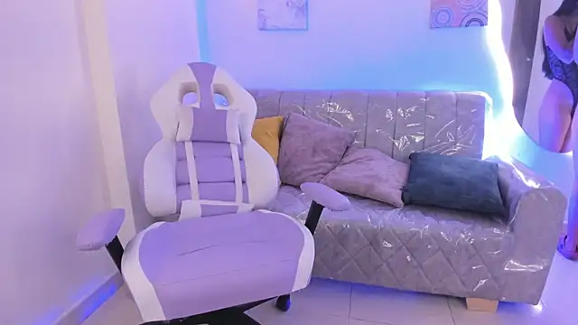 Charlotte cowell sub1  online show from 10-02-25, 02:57