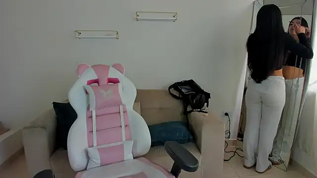 Charlotte cowell sub1  online show from 10-28-25, 03:36