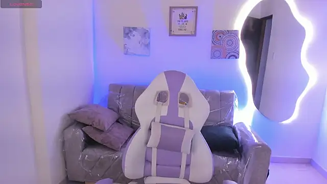 Charlotte cowell sub1  online show from 12-17-25, 05:08