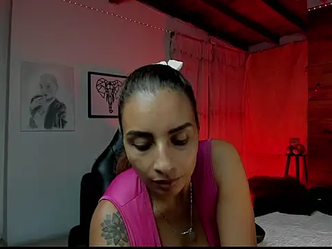 Snapshot of mykaelahoney chatting on 12-03-25, 05:48 mykaelahoney online show from 12-03-25, 05:48