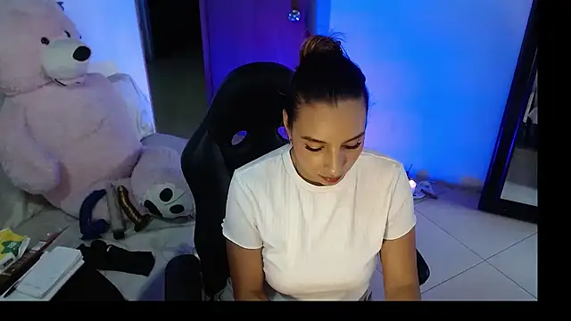 Snapshot of mykaelahoney chatting on 05-07-26, 07:08 mykaelahoney online show from 05-07-26, 07:08