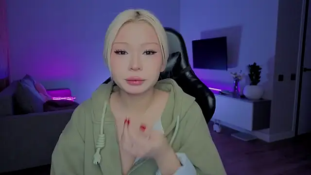 RileyMee online show from 12-20-25, 01:02