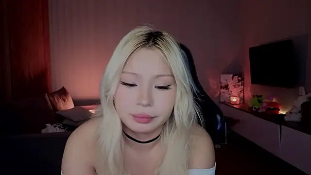 RileyMee online show from 04-26-26, 04:21