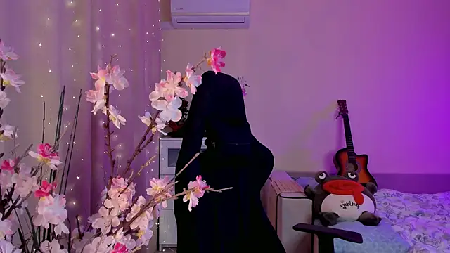 Diana Flower online show from 03-21-25, 04:18