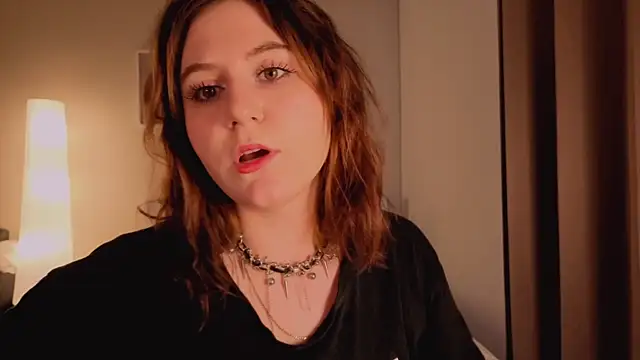 Diana Flower online show from 11-15-25, 04:32