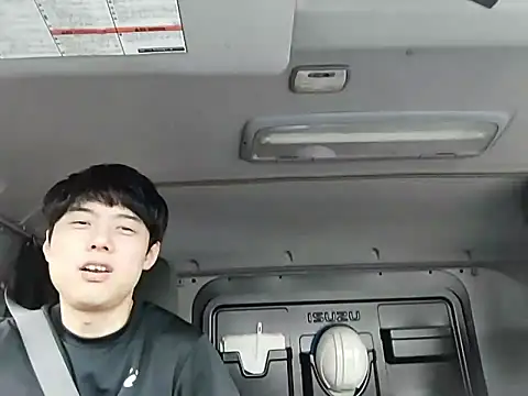 Snapshot of whitebriefboy chatting on 05-26-26, 10:06 whitebriefboy online show from 05-26-26, 10:06