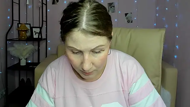 Helens love online show from 03-20-25, 03:02