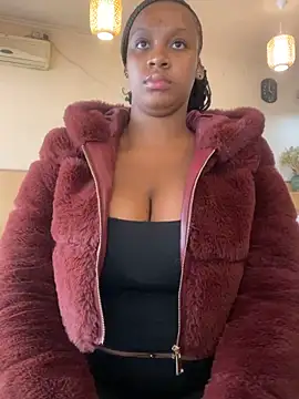 Candy Love 18 online show from 11-17-25, 02:01