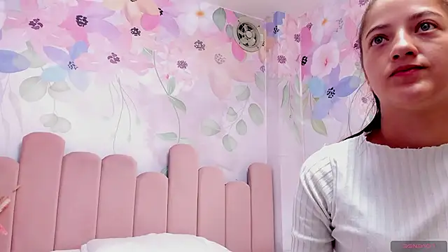 Annie Cute18  online show from 01-17-25, 04:06