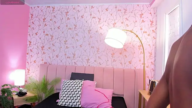 amber-hill online show from 02-25-25, 07:03