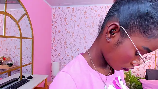 amber-hill online show from 03-06-25, 01:16