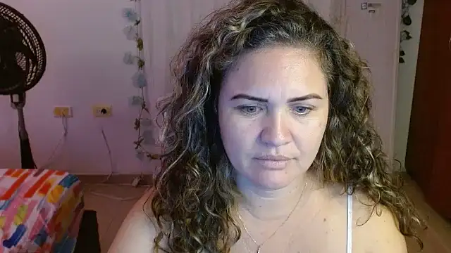 helenca43 online show from 09-10-25, 01:11